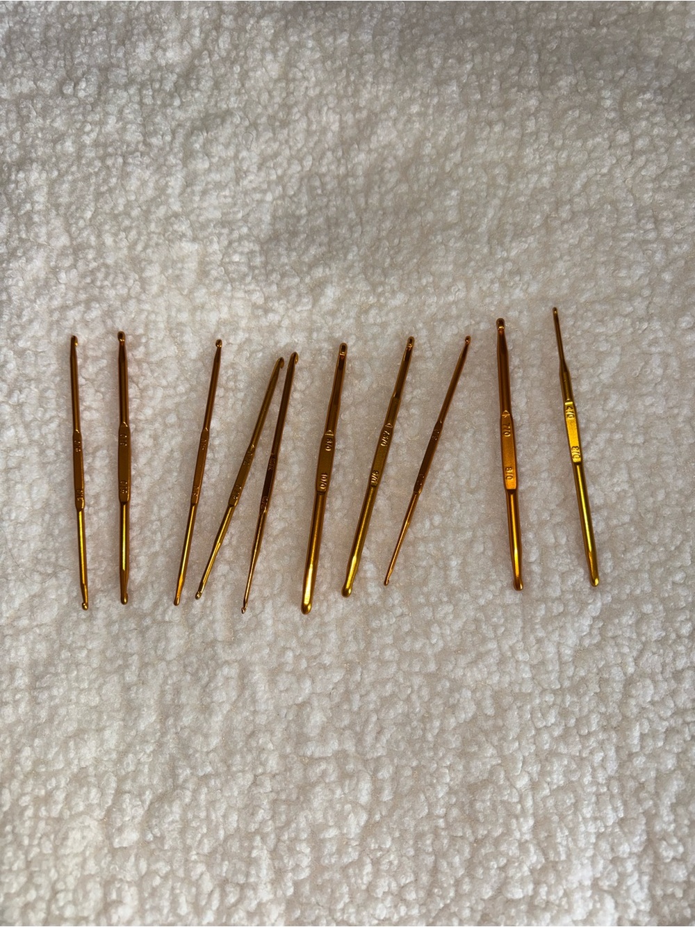 Double sided crochet hooks